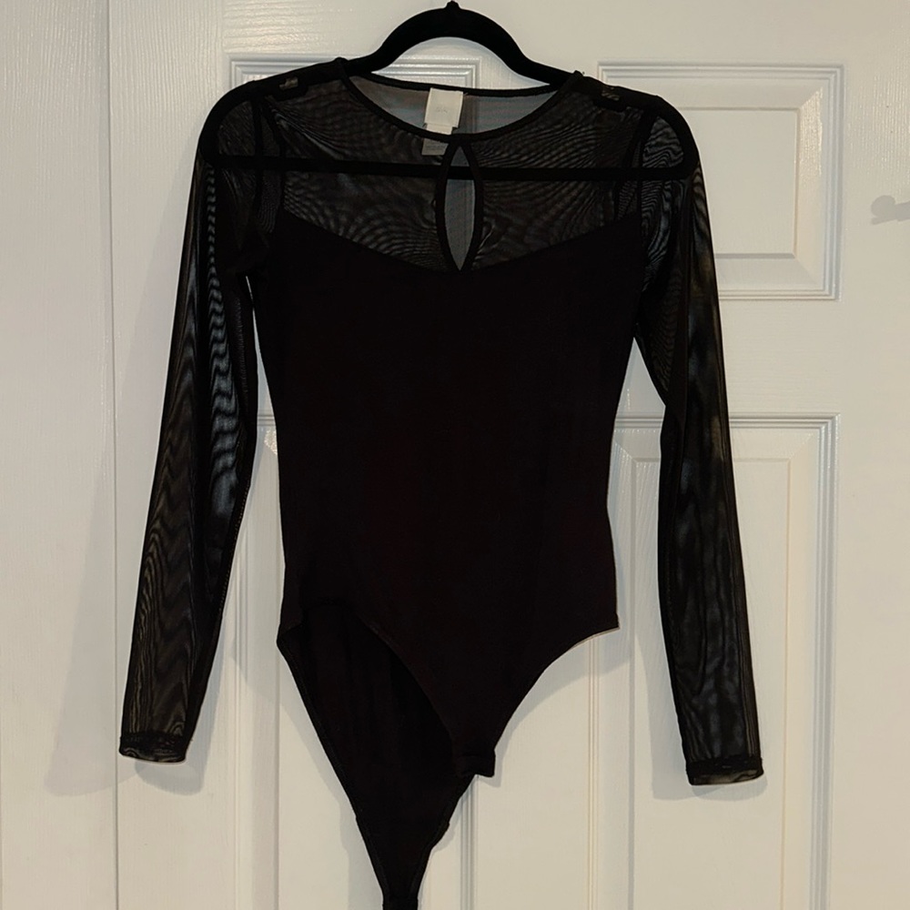 Black long sleeve bodysuit with mesh top and sleeves 🖤